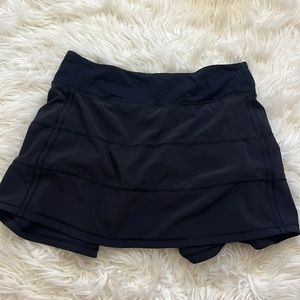 Size 4 lululemon tennis skirt!!